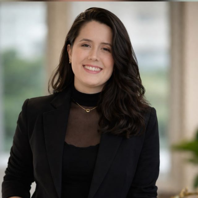 Dra. Débora Souza, advogada previdenciária, OAB DF 86979